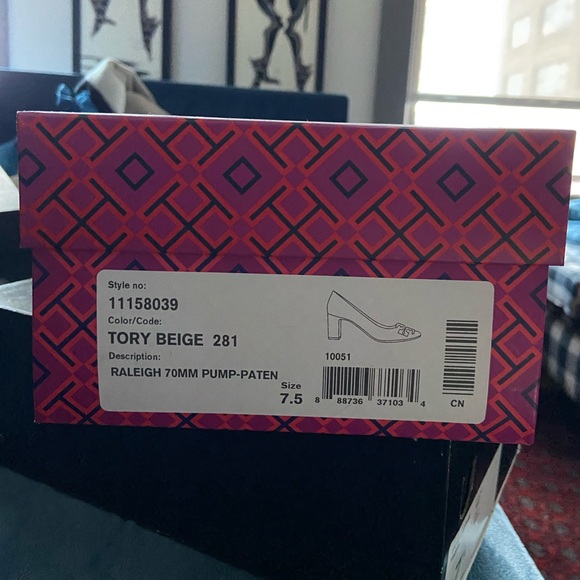 Tory Burch Raleigh Patent Leather Pump - Picture 15 of 15